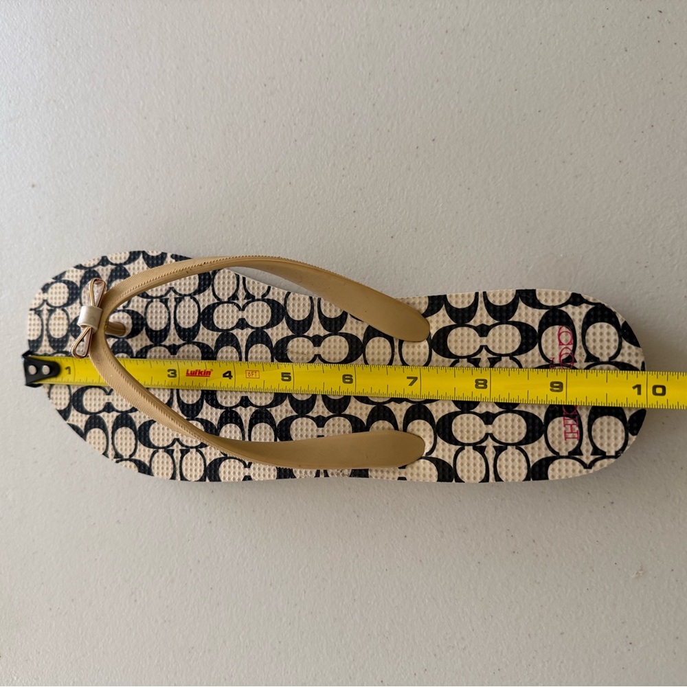 Coach rubber flip flops size 7/8 NWOT - Picture 5 of 5